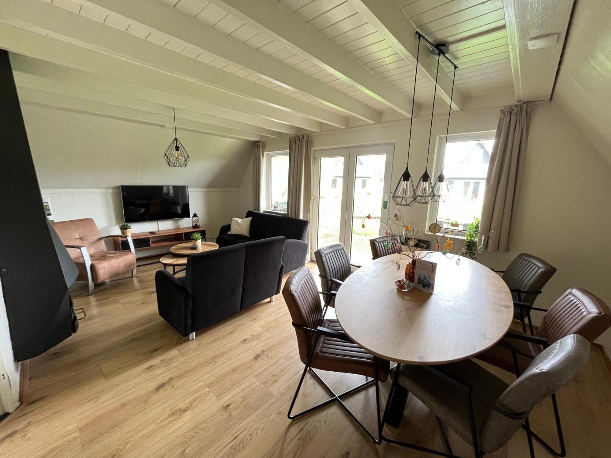 Vakantiepunt 142 - Moderne Vakantiewoning Aan Het Water! Gramsbergen Bagian luar foto