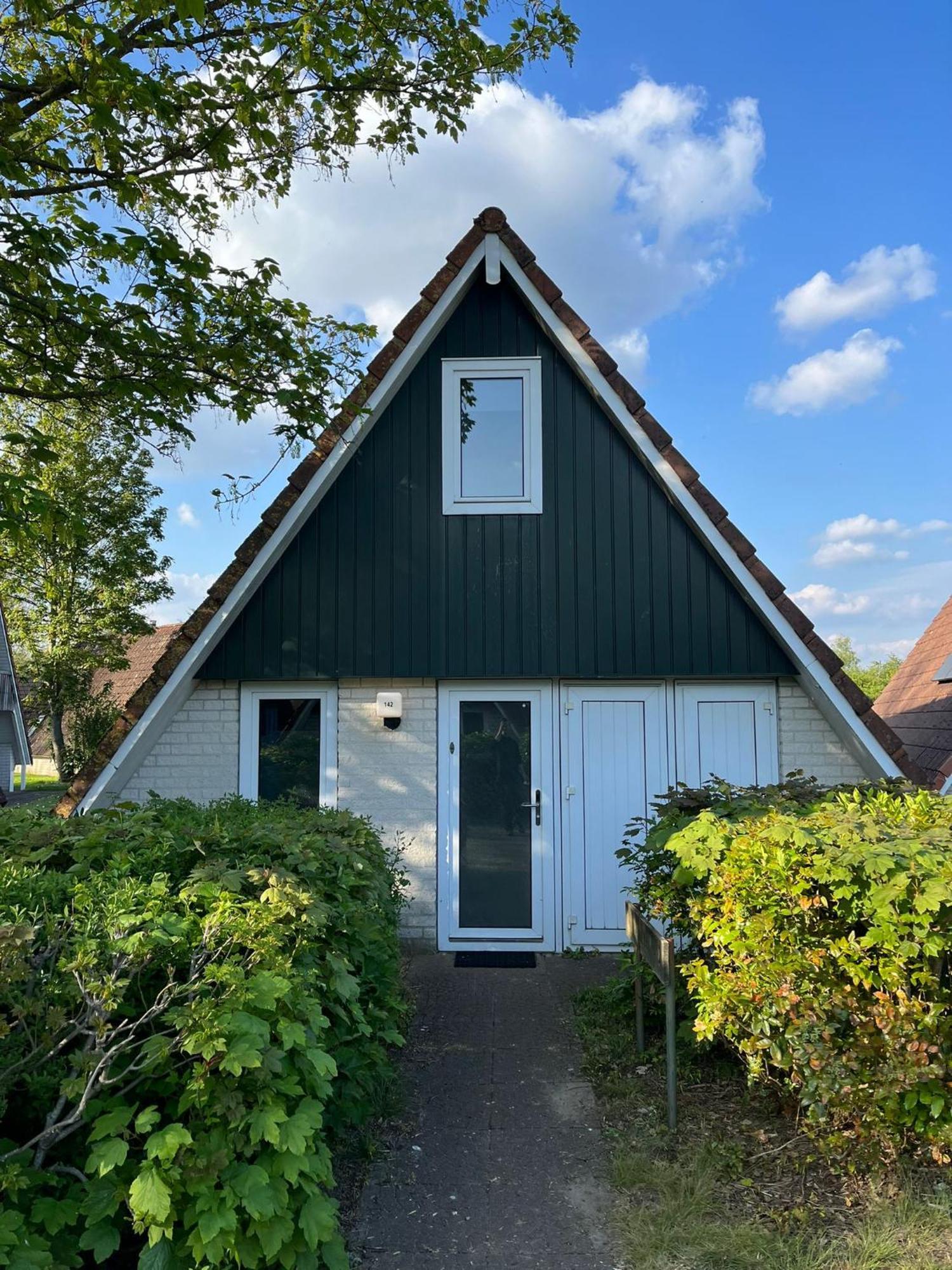 Vakantiepunt 142 - Moderne Vakantiewoning Aan Het Water! Gramsbergen Bagian luar foto