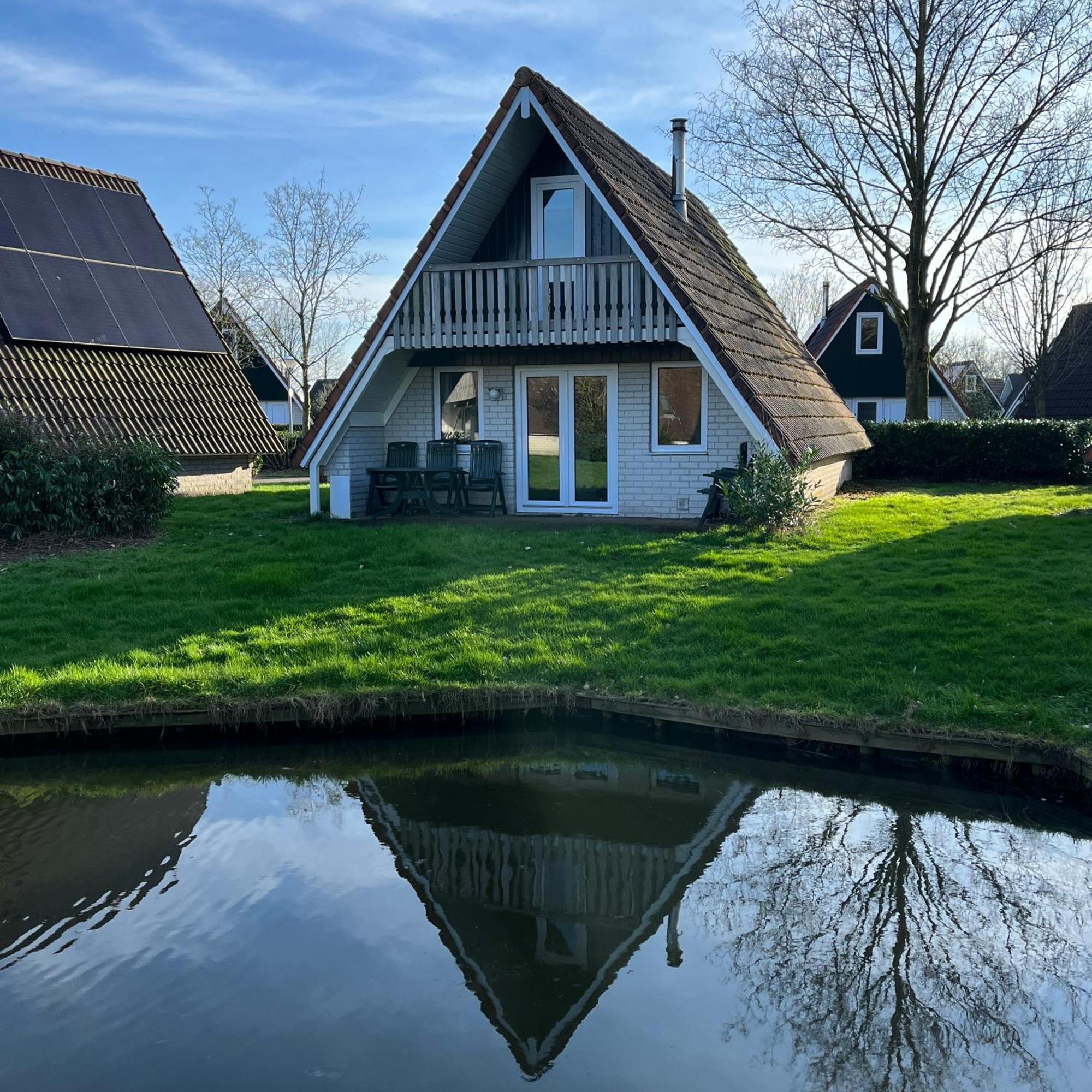 Vakantiepunt 142 - Moderne Vakantiewoning Aan Het Water! Gramsbergen Bagian luar foto
